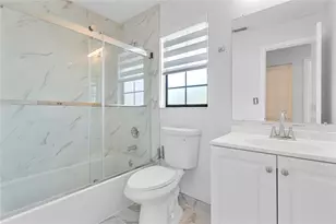 608 NE 29th Dr, Wilton Manors, FL 33334 - Photo 9