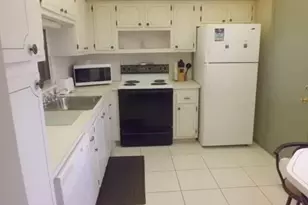 901 NE 14th Ave, Hallandale Beach, FL 33009 - Photo 5