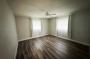 9602 NW 72nd St, Tamarac, FL 33321 - Photo 11