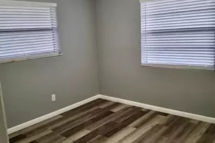 910 Wagner Pl, Fort Pierce, FL 34982 - Photo 5