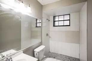 164 NW 106th Terrace, Pembroke Pines, FL 33026 - Photo 5