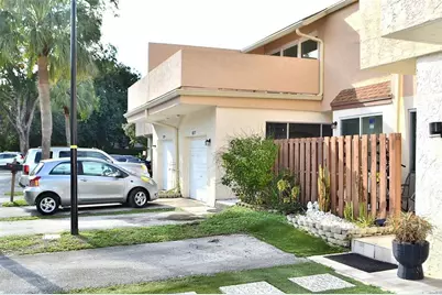 8237 NW 8th Court #4, Plantation, FL 33324 - Photo 1
