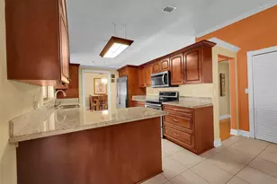 8321 NW 52nd St, Lauderhill, FL 33351 - Photo 11