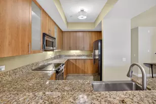 2633 NE 14th Ave, Wilton Manors, FL 33334 - Photo 3