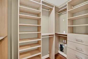 2633 NE 14th Ave, Wilton Manors, FL 33334 - Photo 27