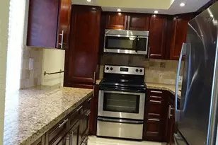 2801 N Palm Aire Dr, Pompano Beach, FL 33069 - Photo 5