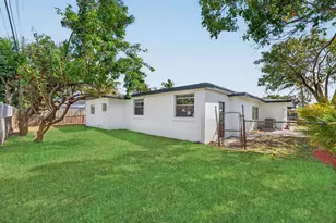 7521 Grant Ct, Hollywood, FL 33024 - Photo 13