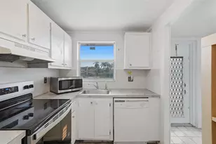 8951 Sunrise Lakes Blvd, Sunrise, FL 33322 - Photo 25