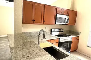 817 E Palm Run Dr, Pompano Beach, FL 33068 - Photo 3