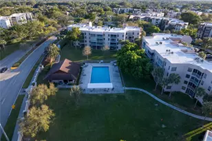 9531 S Seagrape Dr, Davie, FL 33324 - Photo 97