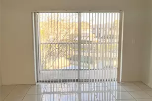 2423 NW 89th Dr, Coral Springs, FL 33065 - Photo 7