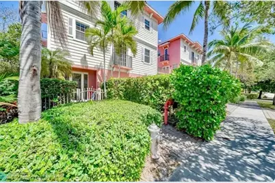3213 NE 5th Street #201, Hillsboro Beach, FL 33062 - Photo 1