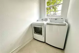 3213 NE 5th St, Pompano Beach, FL 33062 - Photo 9