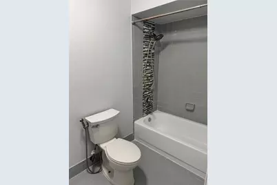 8201 NW 198th Street, Hialeah, FL 33015 - Photo 17