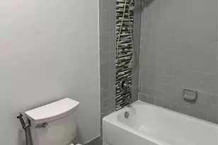 8201 NW 198th St, Hialeah, FL 33015 - Photo 17