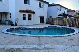 8201 NW 198th St, Hialeah, FL 33015 - Photo 21