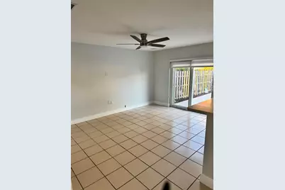 8201 NW 198th Street, Hialeah, FL 33015 - Photo 9