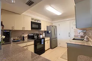 800 NE 195th St, Miami, FL 33179 - Photo 21