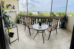 800 NE 195th St, Miami, FL 33179 - Photo 17