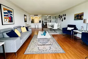 800 NE 195th St, Miami, FL 33179 - Photo 11