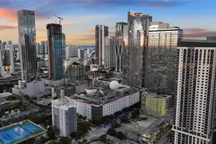 11 NE 6th St, Miami, FL 33132 - Photo 25