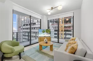 11 NE 6th St, Miami, FL 33132 - Photo 13