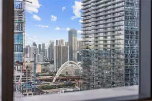 11 NE 6th St, Miami, FL 33132 - Photo 37