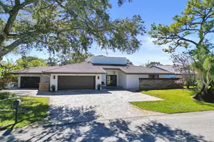 614 Lakewoode Circle W, Delray Beach, FL 33445 - Photo 1