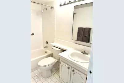 24 Keswick B #24, Deerfield Beach, FL 33442 - Photo 9