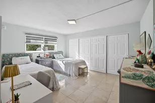 1354 N 12th Ct, Hollywood, FL 33019 - Photo 5