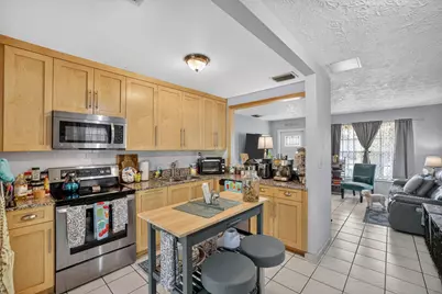 131 SW 7th Terrace, Hallandale Beach, FL 33009 - Photo 17