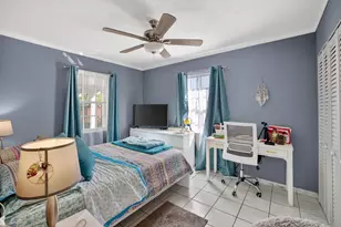 131 SW 7th Terrace, Hallandale Beach, FL 33009 - Photo 5