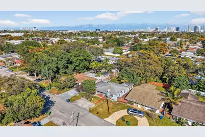 131 SW 7th Terrace, Hallandale Beach, FL 33009 - Photo 43