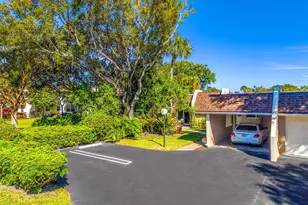 3651 Oaks Clubhouse Dr, Pompano Beach, FL 33069 - Photo 23