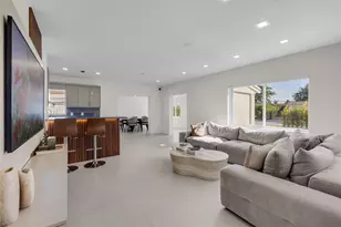 18340 NE 20th Ct, Miami, FL 33179 - Photo 9