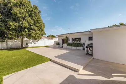 18340 NE 20th Court, North Miami Beach, FL 33179 - Photo 31