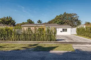 18340 NE 20th Ct, Miami, FL 33179 - Photo 3