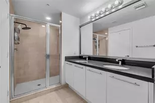 90 SW 3rd St, Miami, FL 33130 - Photo 5