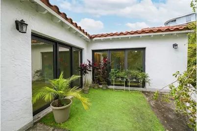 445 NE 56, Miami, FL 33137 - Photo 31