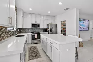 4458 E Aqua Bella Ln, Fort Lauderdale, FL 33312 - Photo 13