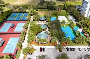 605 Oaks Dr, Pompano Beach, FL 33069 - Photo 13