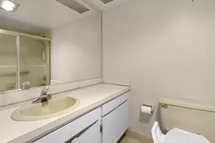 605 Oaks Dr, Pompano Beach, FL 33069 - Photo 9