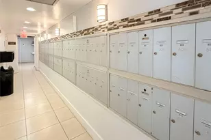 605 Oaks Dr, Pompano Beach, FL 33069 - Photo 17