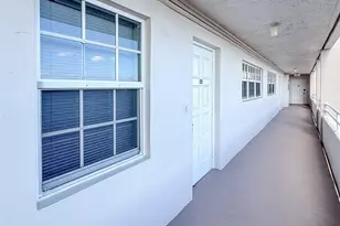 605 Oaks Dr, Pompano Beach, FL 33069 - Photo 9