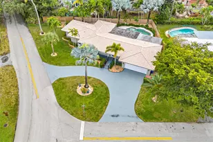 1760 NE 40th Ct, Oakland Park, FL 33334 - Photo 15