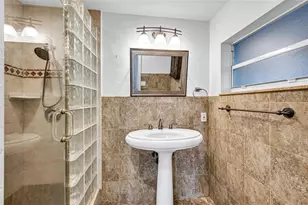 1760 NE 40th Ct, Oakland Park, FL 33334 - Photo 23
