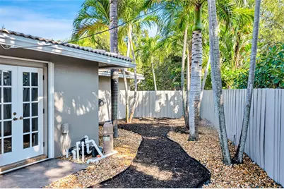 1760 NE 40th Court, Oakland Park, FL 33334 - Photo 41