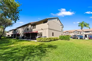 9129 N Vineyard Lake Dr, Plantation, FL 33324 - Photo 11