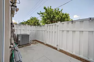 245 Riviera Cir, Weston, FL 33326 - Photo 19