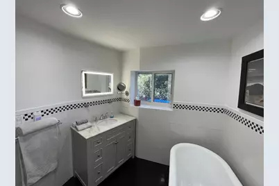 2200 NE 32nd Avenue, Fort Lauderdale, FL 33305 - Photo 9